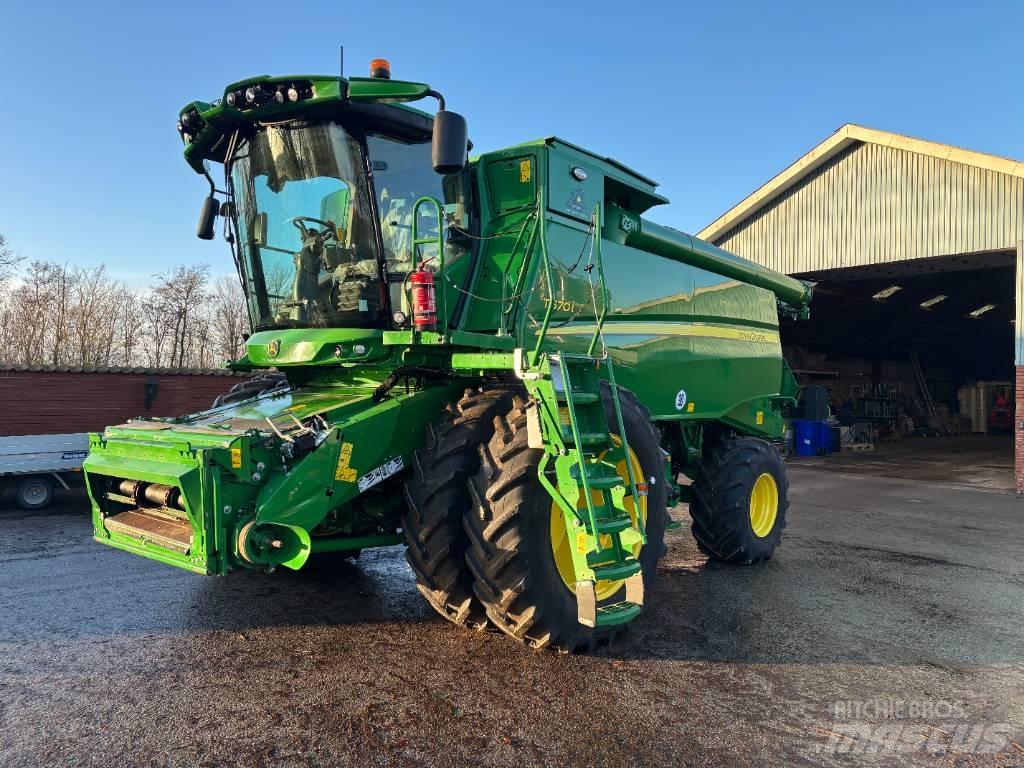 John Deere T670I 4WD 聯合收穫機
