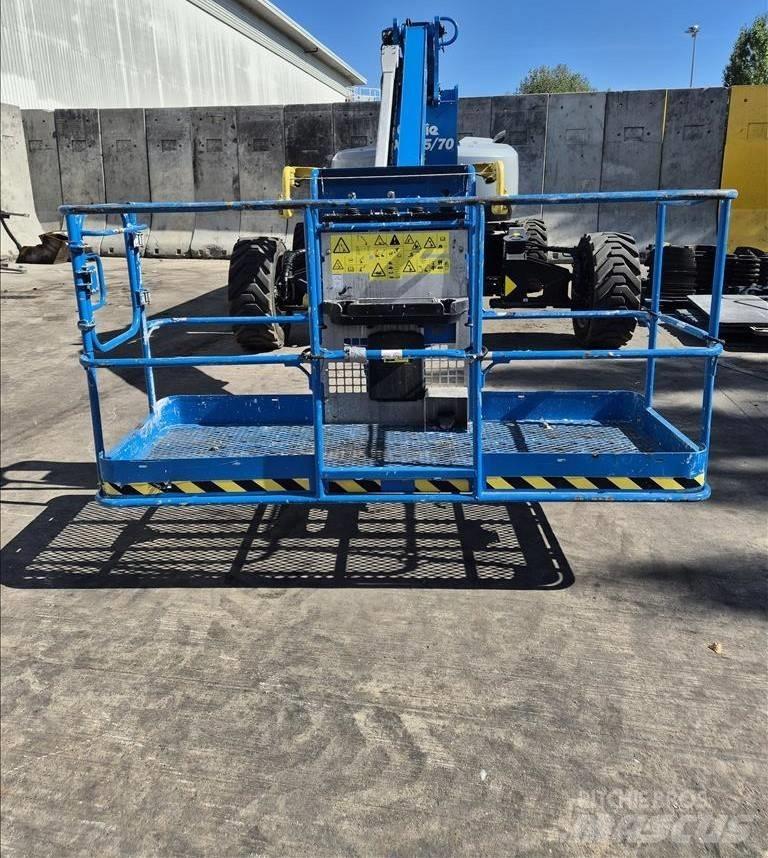 Genie ZX 135/70 曲臂高空作業車