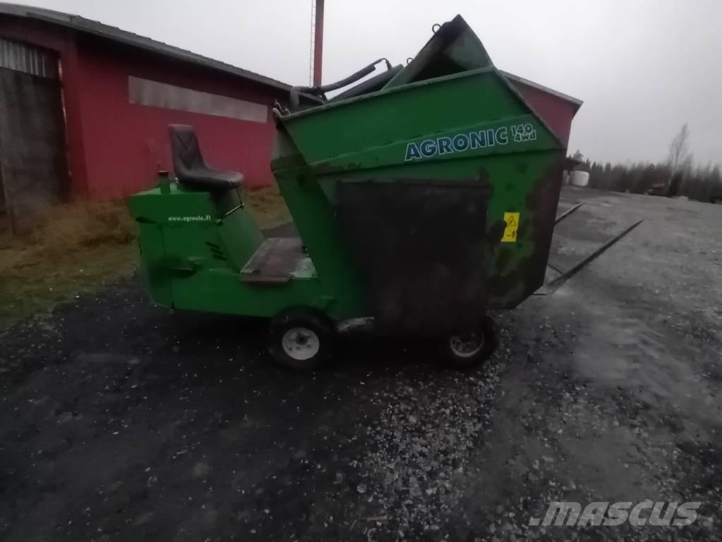 Agronic 140 4WD 混合餵料機