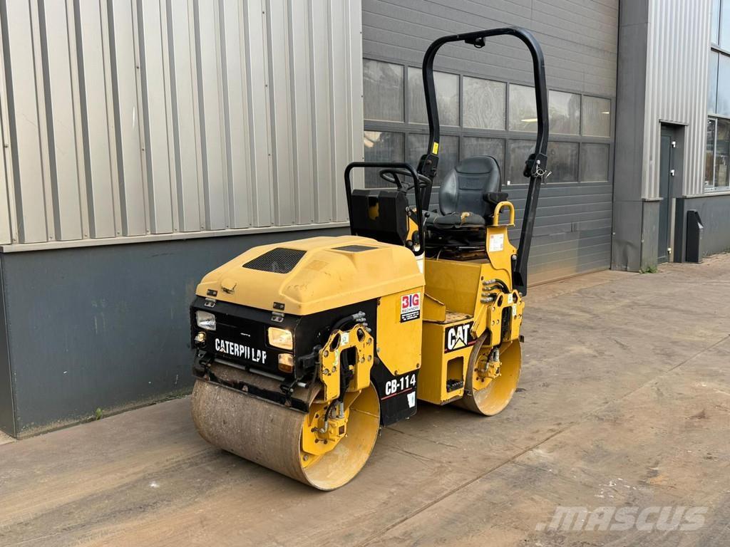 CAT CB114 雙輪滾壓機