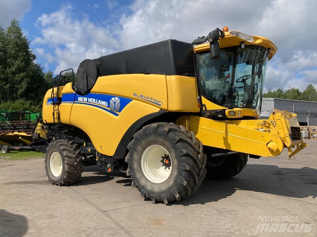 New Holland CX 8070 聯合收穫機