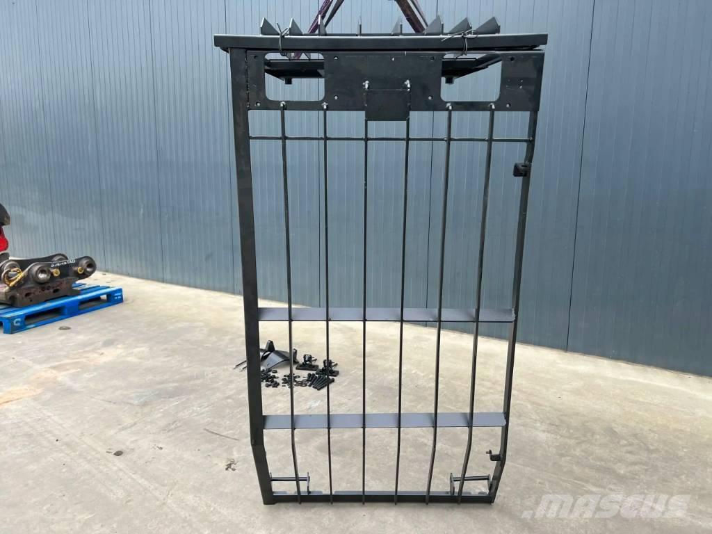 CAT 325C Guard 駕駛室與內部