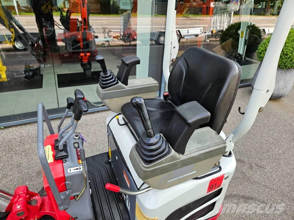 Takeuchi TB 210 小型挖土機/掘鑿機<7t(小型挖掘機)