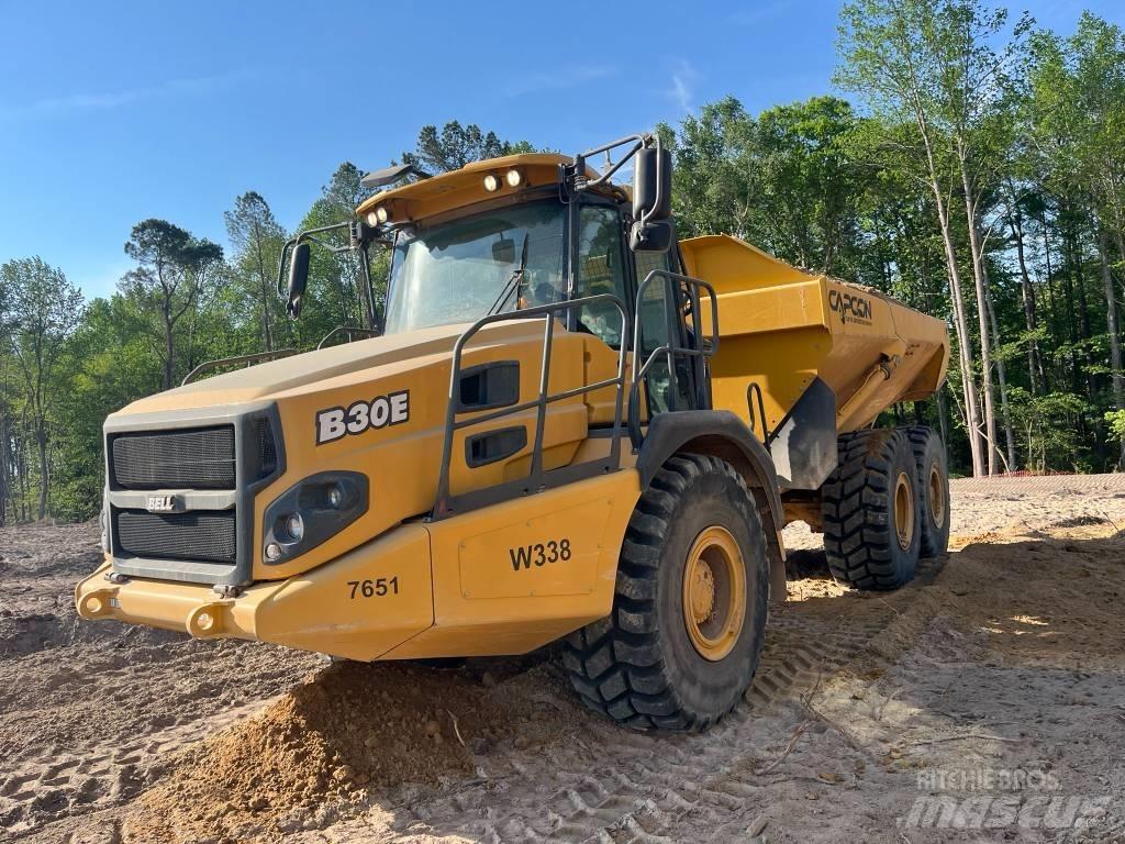 Bell B30E 鉸接式起吊車