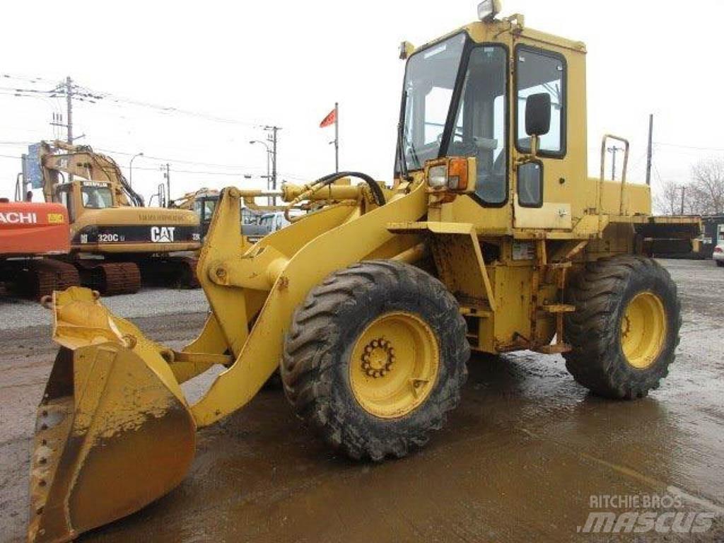 Komatsu WA100-1 輪胎式裝載機