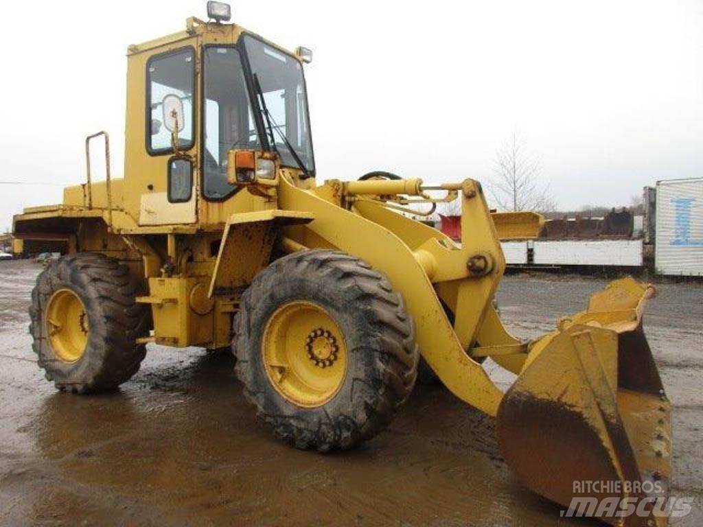 Komatsu WA100-1 輪胎式裝載機