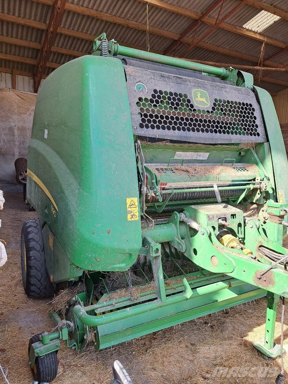 John Deere 990 圓型牧草打包機