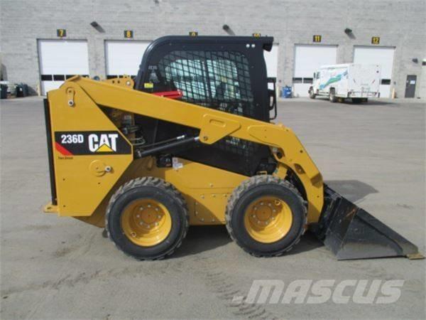 CAT 236 D 滑移轉向裝載機