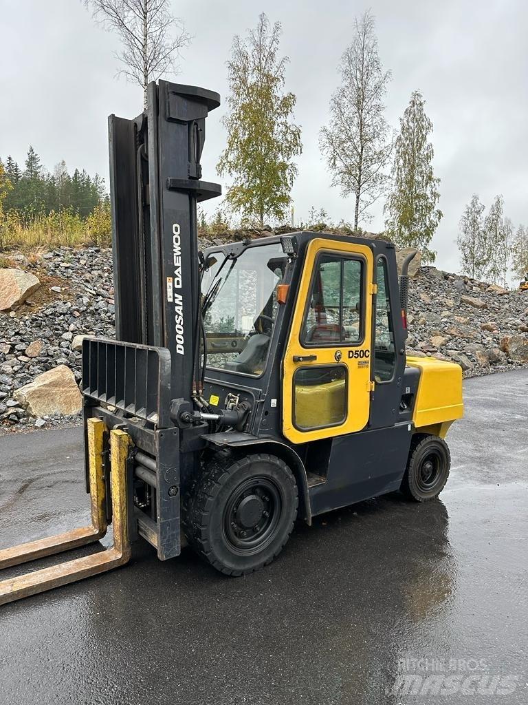 Doosan Daewoo D50-C2 柴油卡車