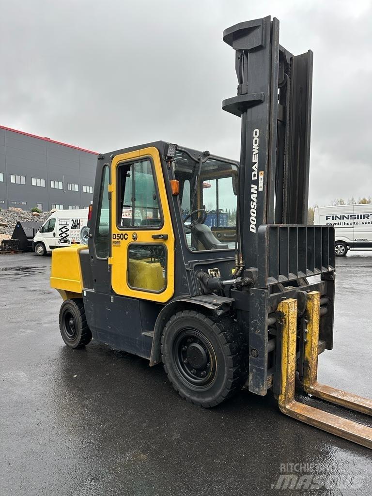 Doosan Daewoo D50-C2 柴油卡車