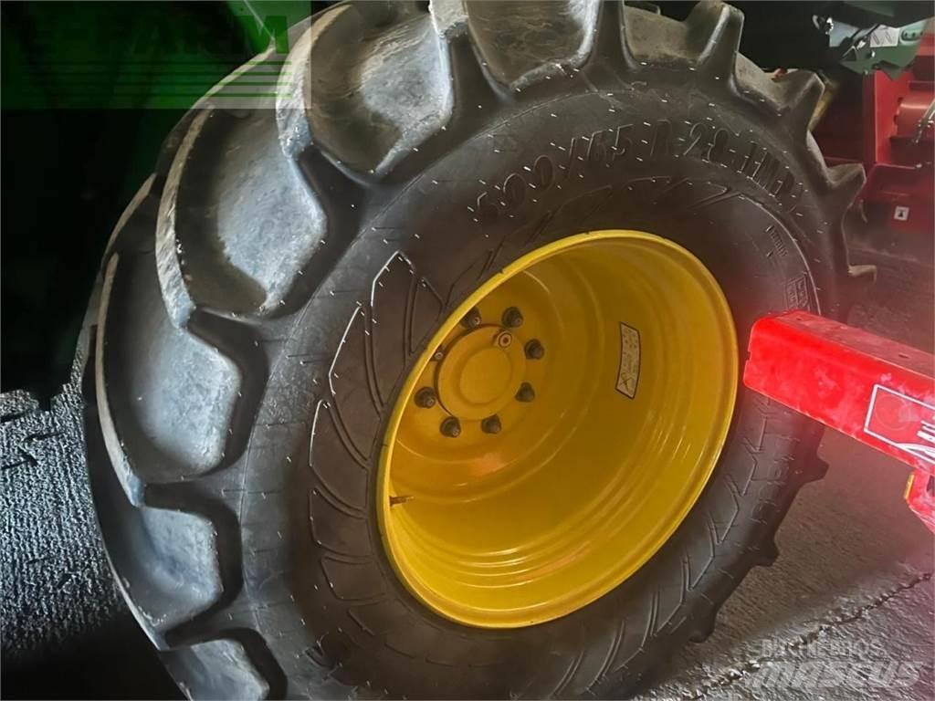 John Deere T550 聯合收穫機