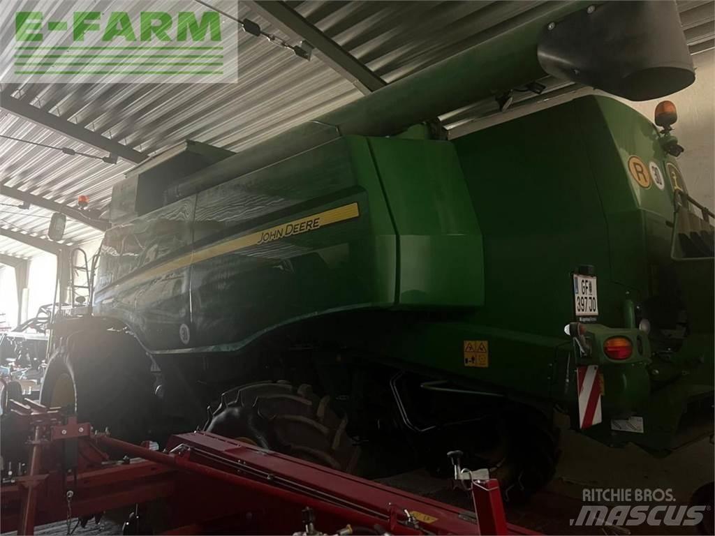 John Deere T550 聯合收穫機