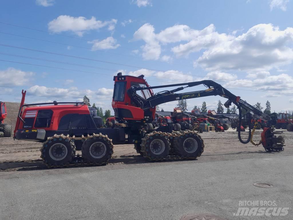 Komatsu 901 XC 收穫機