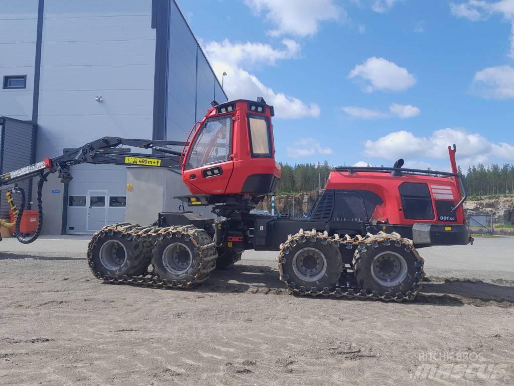 Komatsu 901 XC 收穫機