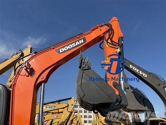 Doosan DX 60 小型挖土機/掘鑿機<7t(小型挖掘機)
