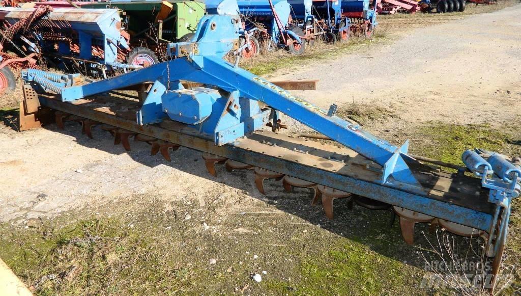 Rabe 400 中耕管理機