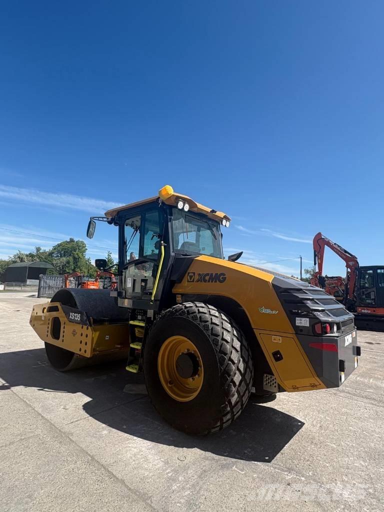 XCMG XS135 單輪滾壓機