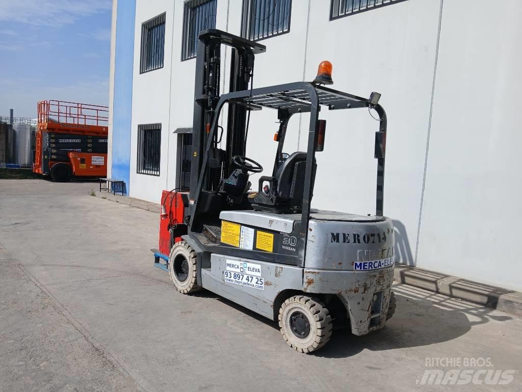 Nissan GQ02 L 30 CU 電動堆高機