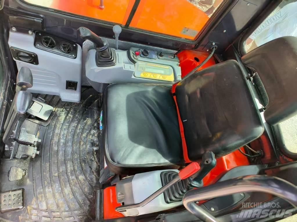 Kubota U 40 小型挖土機/掘鑿機<7t(小型挖掘機)