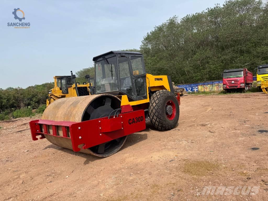 Dynapac CA 30 D 單輪滾壓機