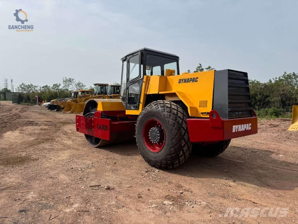 Dynapac CA 30 D 單輪滾壓機