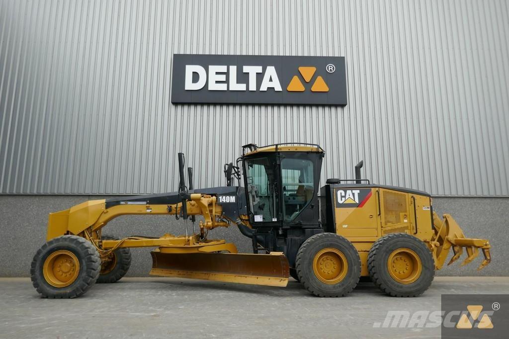 CAT 140M 平土機