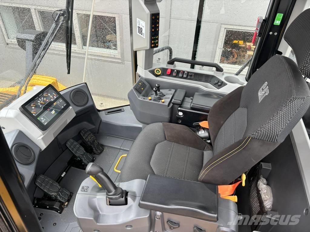 CAT 972 輪胎式裝載機