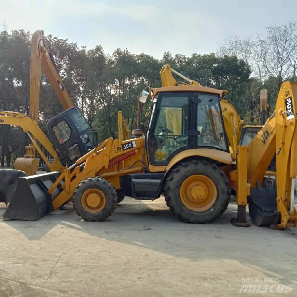 JCB 3CX 反鏟裝載機