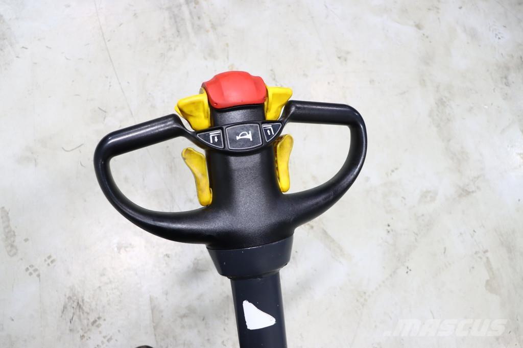 Komatsu CNI 14 行走控制式堆積機