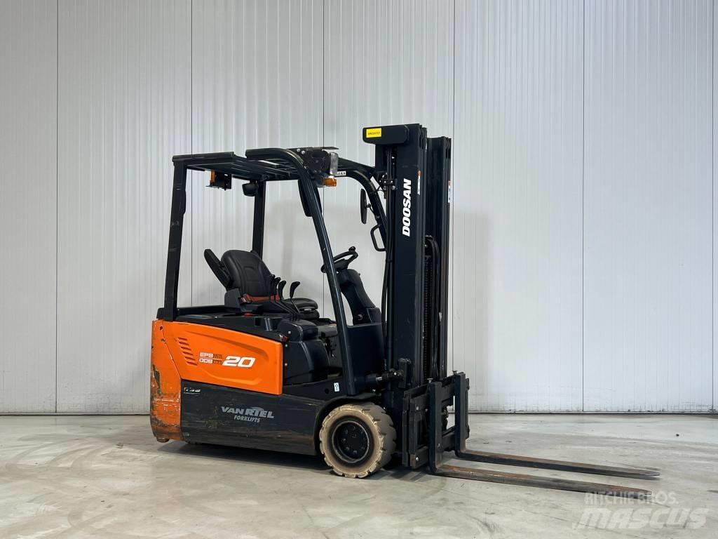 Doosan B20T-7 電動堆高機
