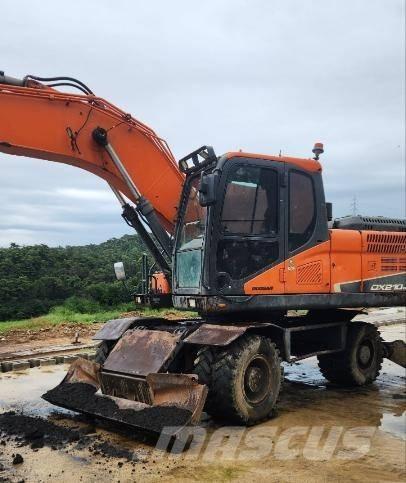 Doosan DX 210 W 旋轉式挖土機/掘鑿機/挖掘機