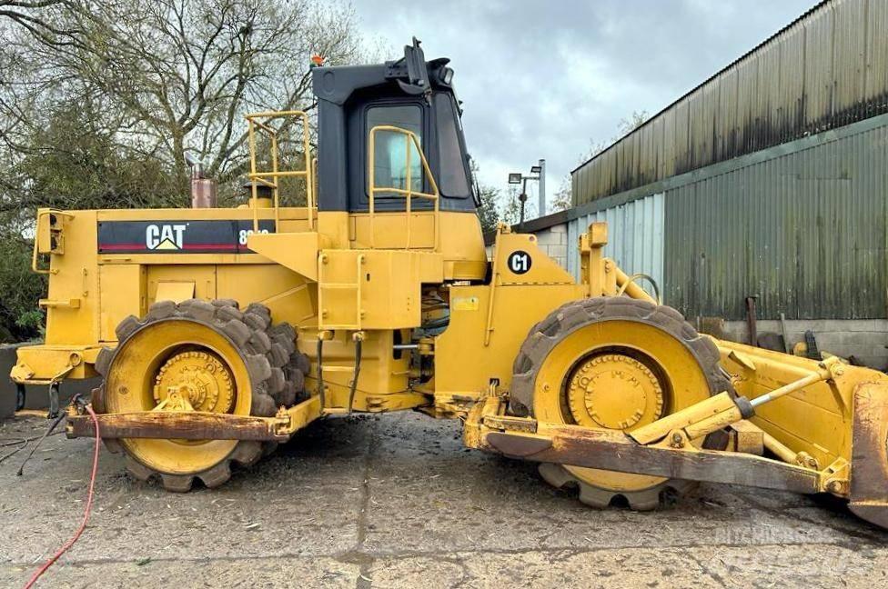 CAT 825 C 土壤壓實機