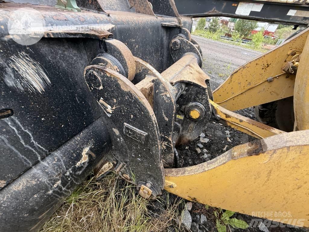 CAT 972 M 輪胎式裝載機