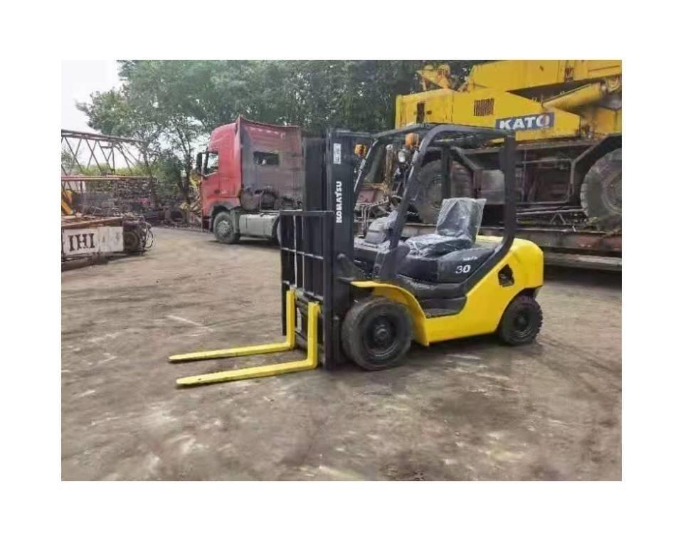 Komatsu 3Ton 柴油卡車
