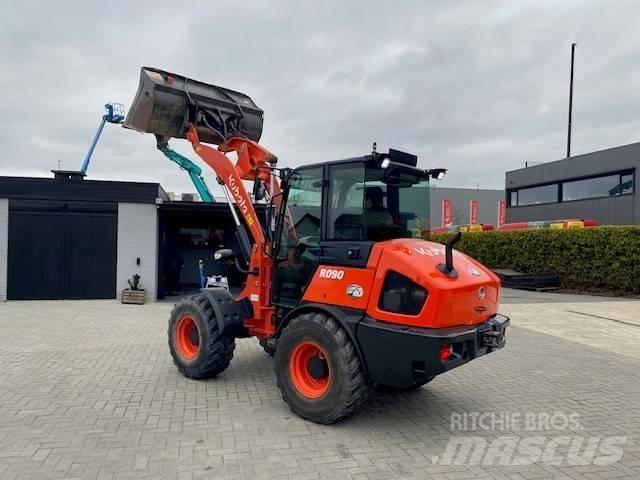 Kubota R 090 輪胎式裝載機