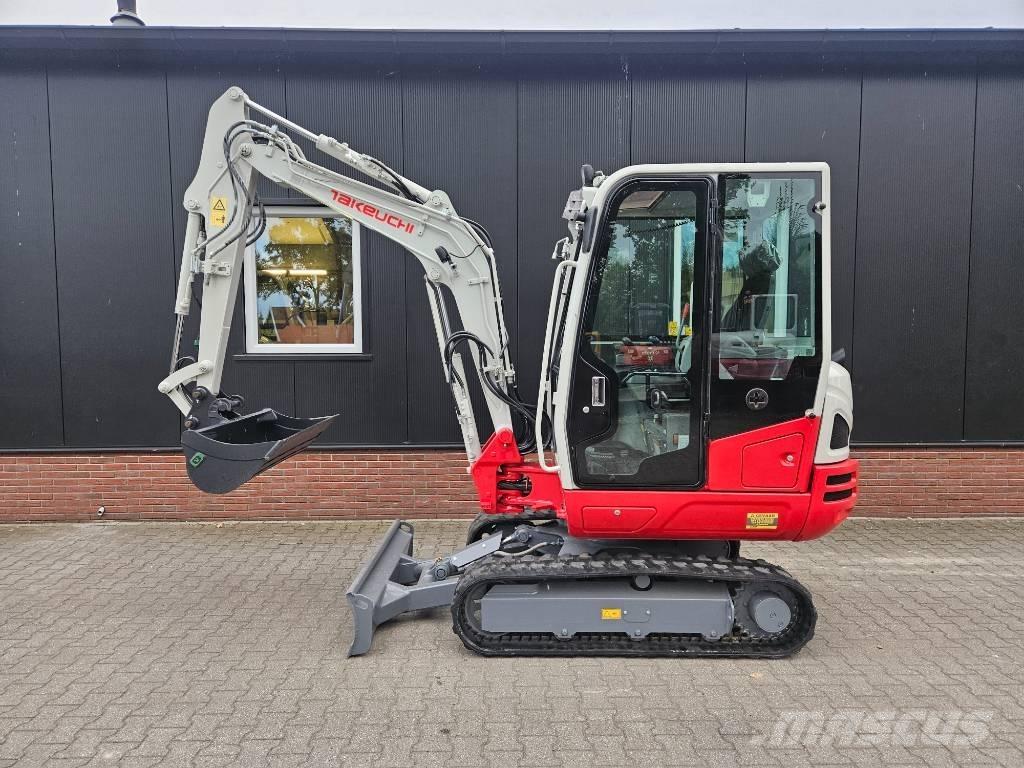 Takeuchi TB 230 小型挖土機/掘鑿機<7t(小型挖掘機)