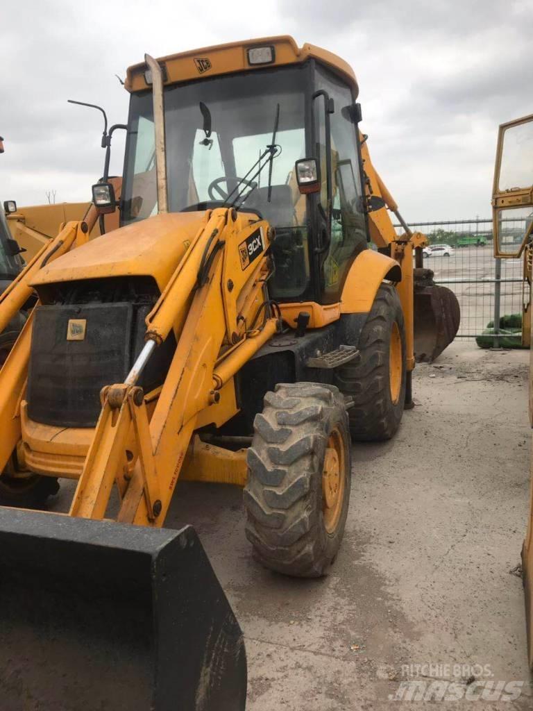 JCB 3cx 反鏟裝載機