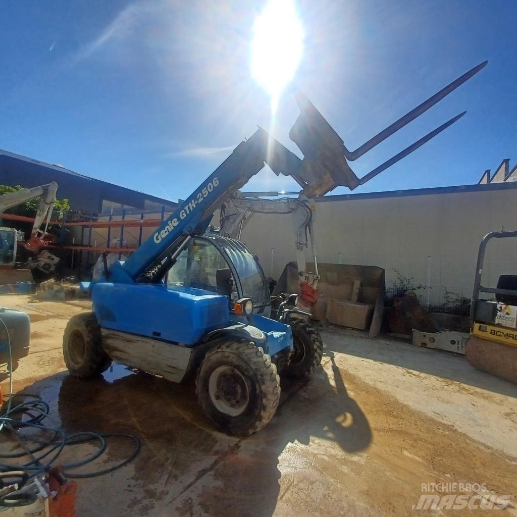 Genie GTH 2506 伸縮臂操作車