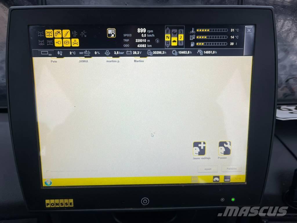 Ponsse Buffalo 8W 集運機