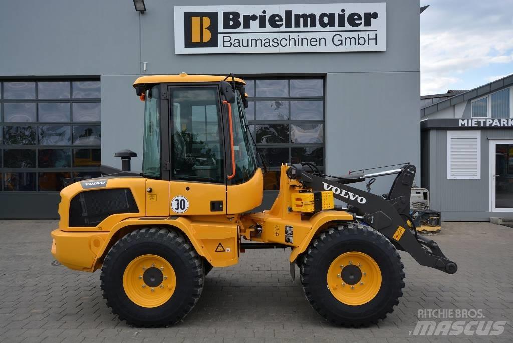 Volvo L30HS 輪胎式裝載機