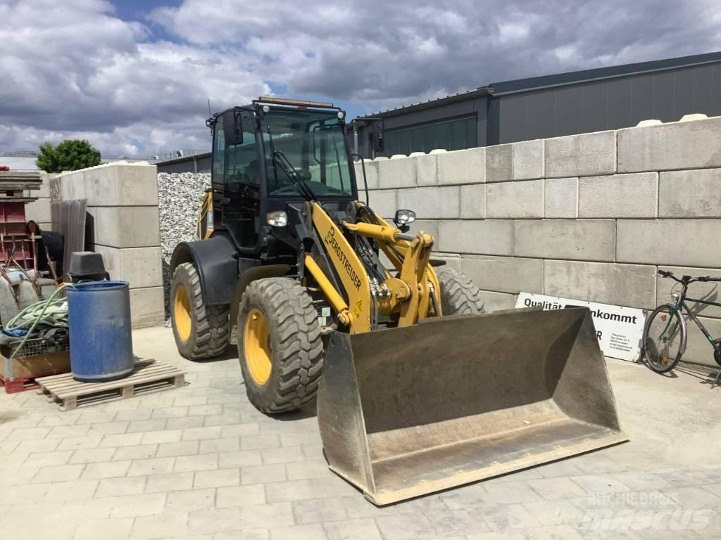 Komatsu WA100M-8 輪胎式裝載機