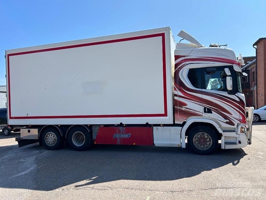 Scania R 650 6x2 貨箱式卡車