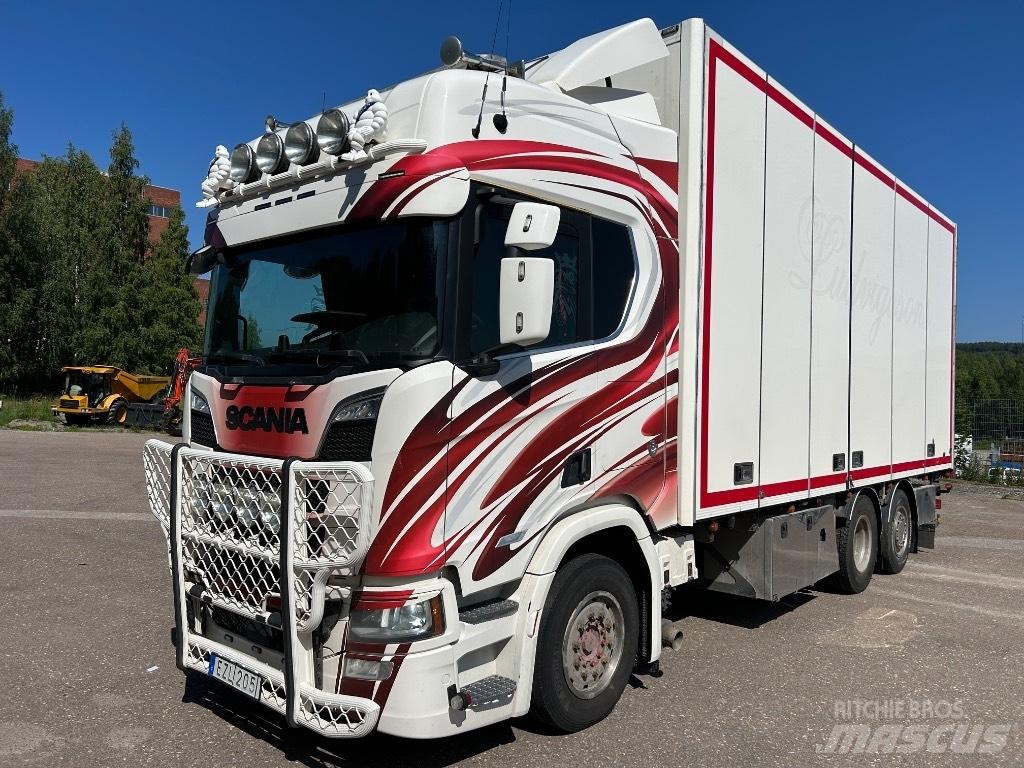 Scania R 650 6x2 貨箱式卡車