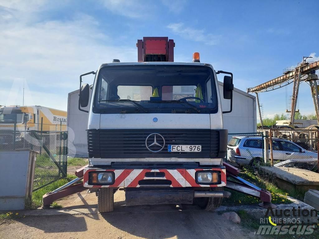 Mercedes-Benz 1417 卡車裝載高空作業車