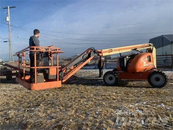 JLG 600AJ 曲臂高空作業車