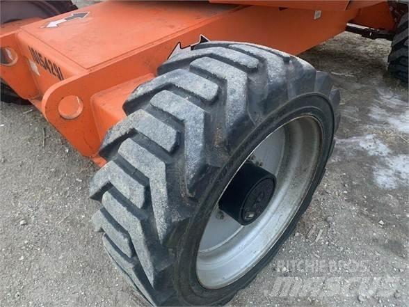 JLG 600AJ 曲臂高空作業車