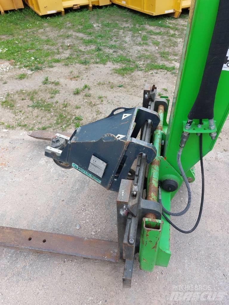 Merlo ROTO 40.16 伸縮臂操作車