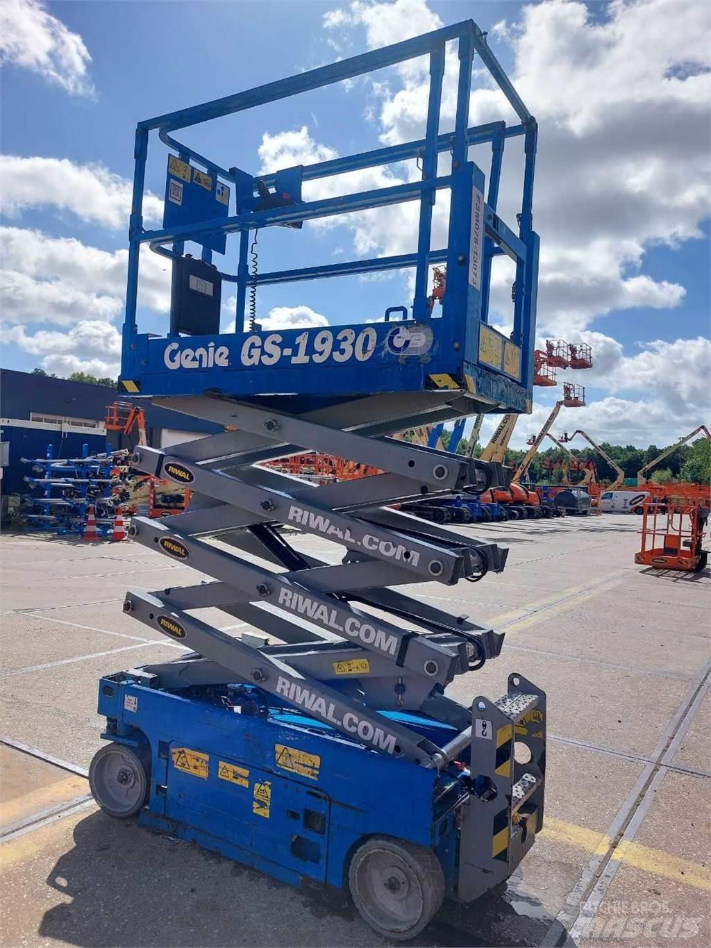 Genie GS1930 剪式升降機