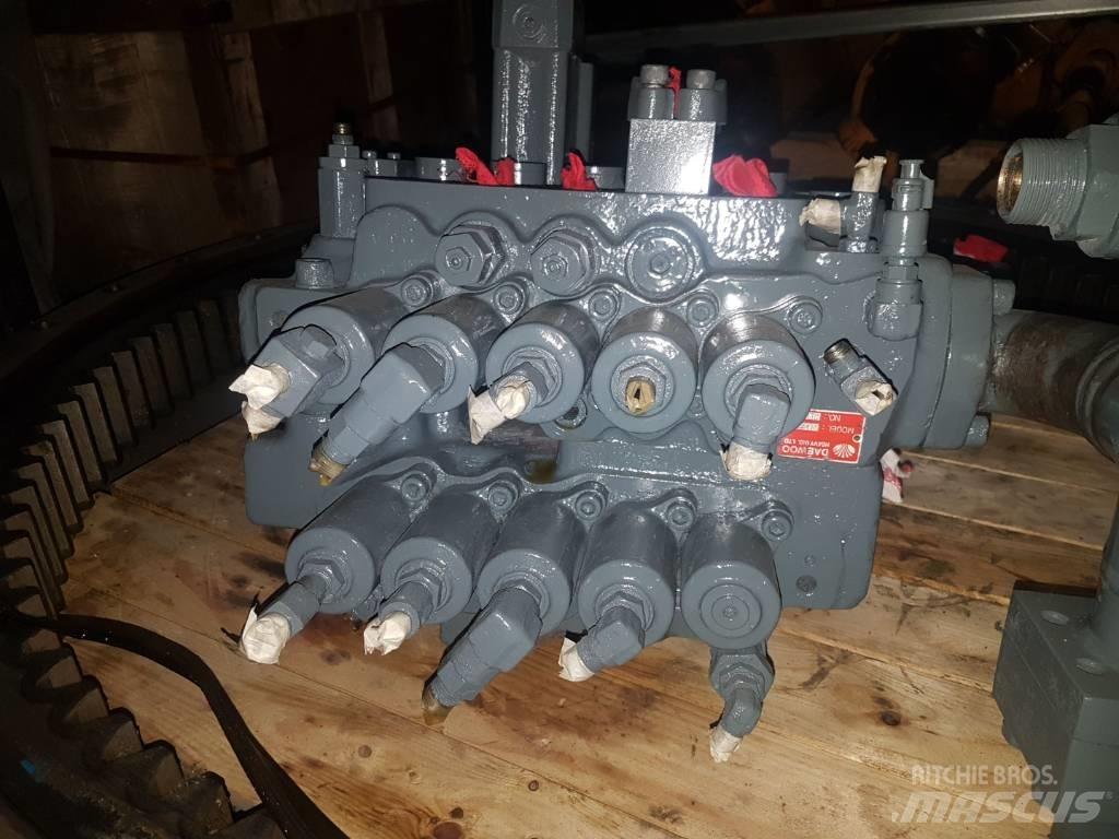 Daewoo DX28-71 油壓