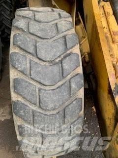 CAT 910 輪胎式裝載機